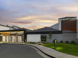 Courtyard by Marriott Bakersfield