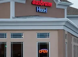 Aashram Hotel by Niagara River