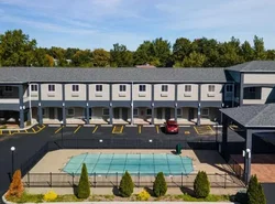 Days Inn & Suites by Wyndham Niagara Falls/Buffalo