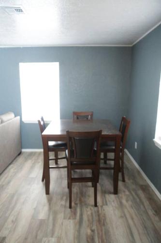 1 Bedroom With A Fireplace Close To Base - thumb 1