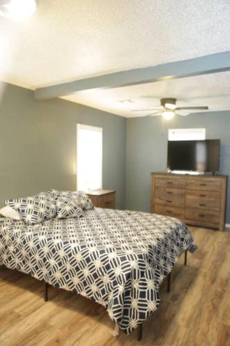 1 Bedroom With A Fireplace Close To Base - thumb 4