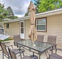 Lake Erie Apt w / Fire Pit 30 mi to Cedar Point - Accommodation Arizona