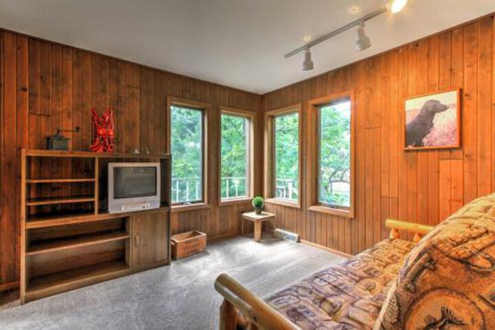 Lakefront Waupaca Home W / Pool Table Dock & Views! - thumb 6