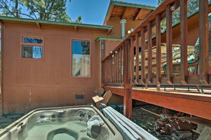 Cabin With Deck & Hot Tub 2 Miles To Ski Apache! - thumb 3