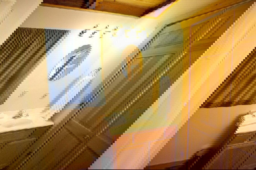 Leave The Stress Behind!- Private Hot Tub, Pet And Motorcycle Friendly, Let Peace And Nature Surround You! 2 Bedroom Home - thumb 1