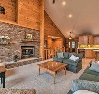 Expansive Lakefront Getaway w / Spacious Deck - Accommodation Arizona