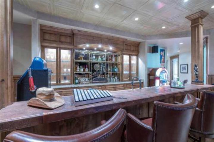 THE PINNACLE Game Room Hot Tub & Theater Perfect Ski Get A Way - thumb 5