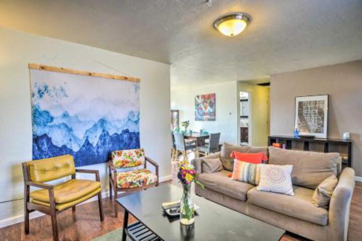 Vibrant ABQ Adobe Den With Patio Walk To Park! - thumb 5