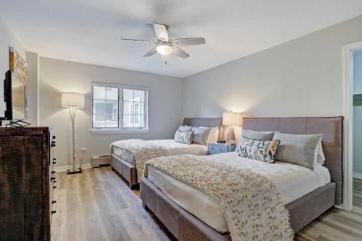 Modern 2br + Den At St. James Sleeps 10! Condo - thumb 0