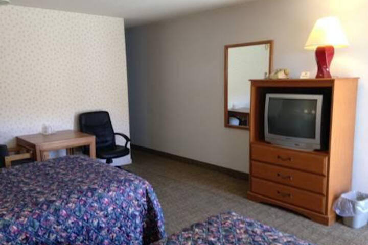 Grizzly Inn Motel - thumb 3