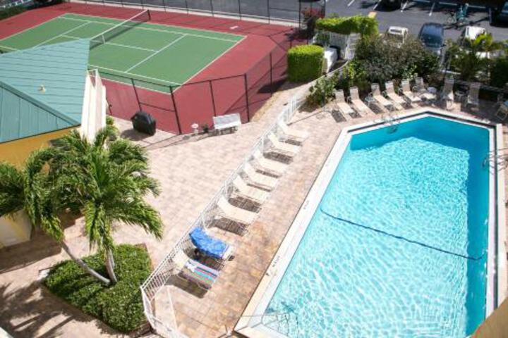 1 Bed Direct Beach Access Close To J.W. Marriott!! - thumb 0