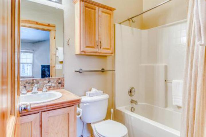 Collins Lake Chalet #24 - thumb 2