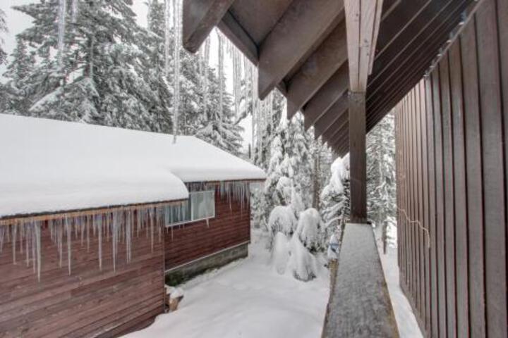 Flying Stag: Upper Chalet - thumb 5