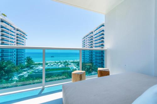 1 Bedroom Direct Ocean Front Located At 1 Hotel & Homes South Beach 944 - thumb 1