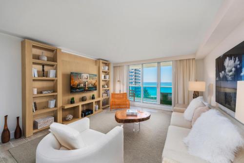 1 Bedroom Direct Ocean Front Located At 1 Hotel & Homes South Beach 944 - thumb 3