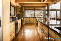 Reed Point Mt Accommodation Arizona