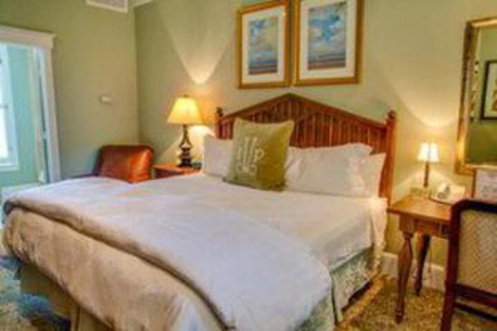 Village Inn & Pub - thumb 5