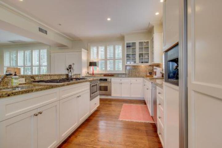 Camellia Villa - thumb 0