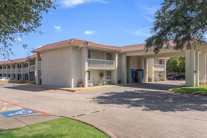 Motel 6 Addison, TX - Dallas - thumb 1
