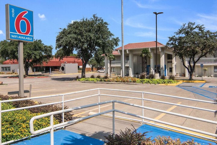 Motel 6 Addison, TX - Dallas - thumb 5