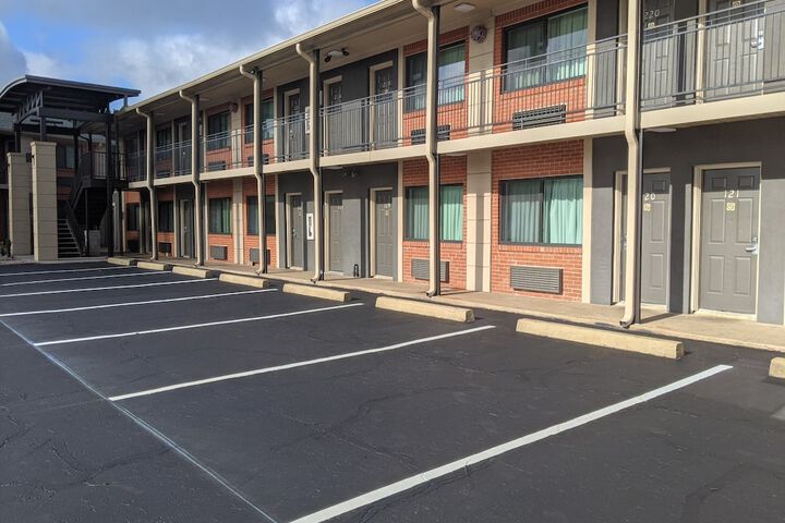 12 Oaks Hotel - thumb 4