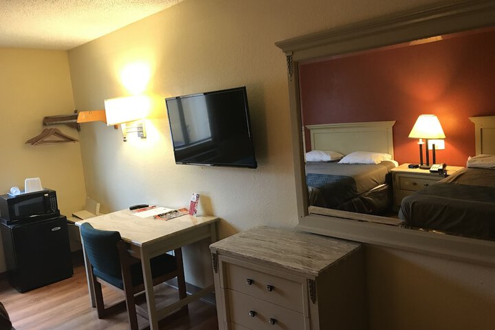 Econo Lodge - thumb 6