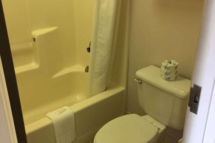 Briarwood Inn - thumb 2