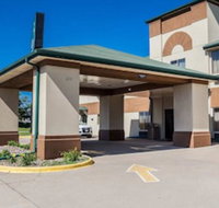 Quality Inn  Suites Altoona - Des Moines - Accommodation Arizona
