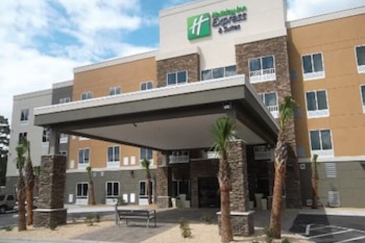 Holiday Inn Express & Suites Southport - Oak Island Area, An IHG Hotel - thumb 0