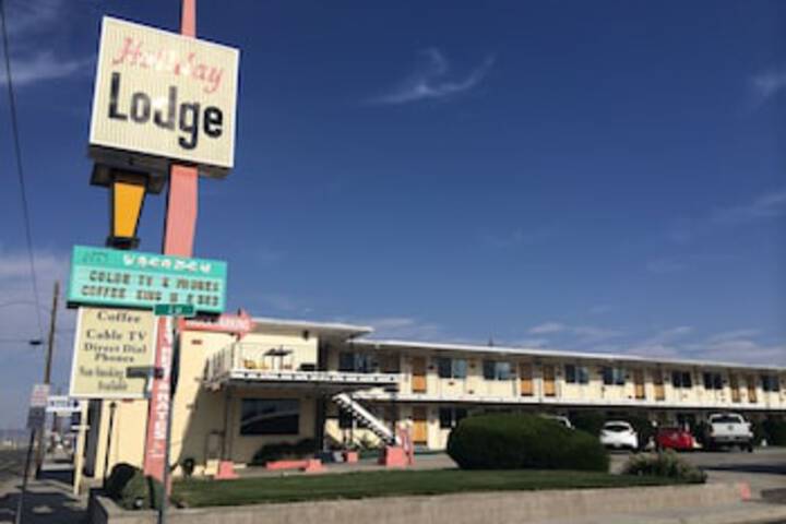 Holiday Lodge - thumb 0
