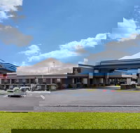 Clarion Inn  Suites Russellville I-40 - Accommodation Arizona