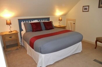 Indiana Jones Bed & Breakfast - thumb 6