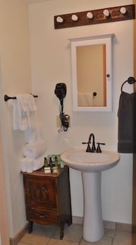 Indiana Jones Bed & Breakfast - thumb 5