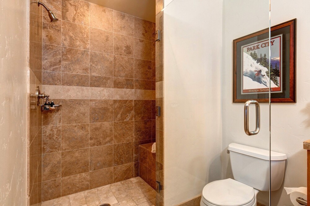 Abode On Empire Pass - thumb 4