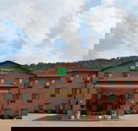 Holiday Inn Exp Chester WV an IHG Hotel - Accommodation Arizona