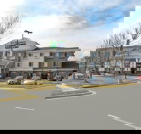 Holiday Inn Express  Suites Omaha West an IHG Hotel - Accommodation Arizona