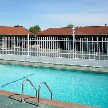 Holiday Motel Waynesburg - thumb 1