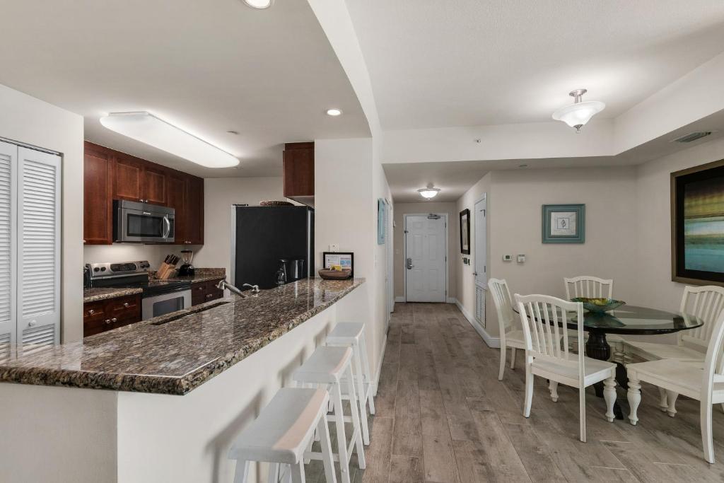 0411 2B / 2 Bath With Bunks. Totally Renovated New Carpet Furniture Art  - thumb 5