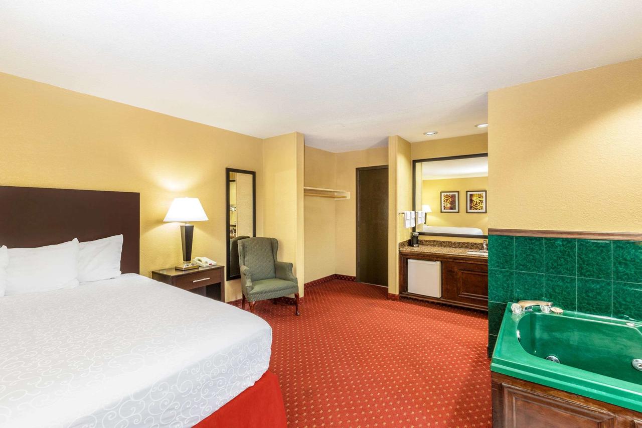 Days Inn & Suites By Wyndham Coralville / Iowa City - thumb 24