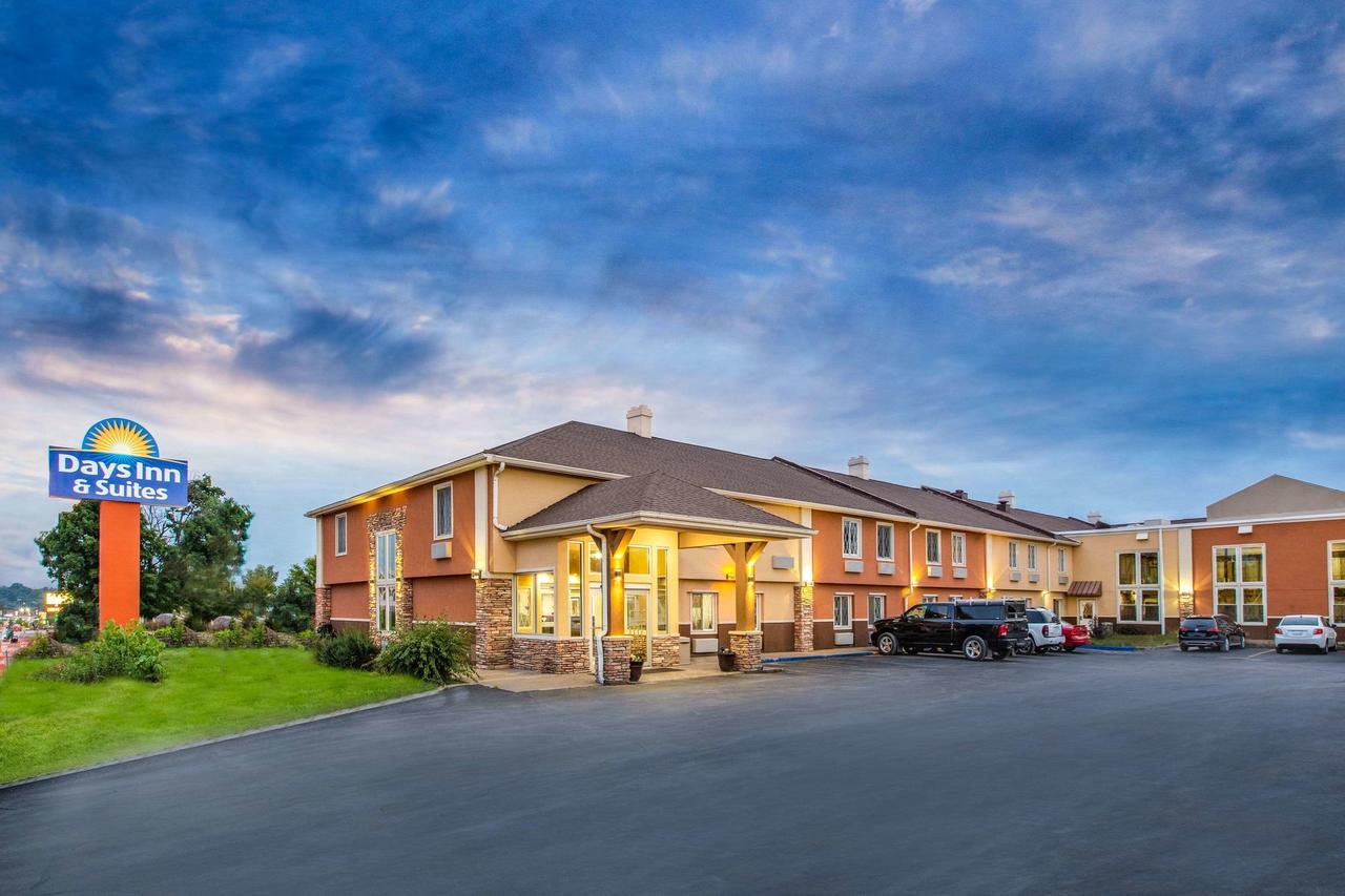 Days Inn & Suites By Wyndham Coralville / Iowa City - thumb 0