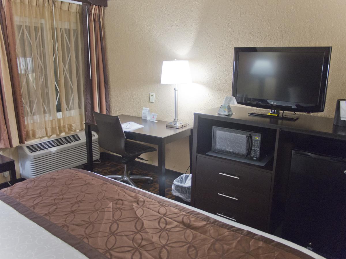 Days Inn & Suites By Wyndham Coralville / Iowa City - thumb 7