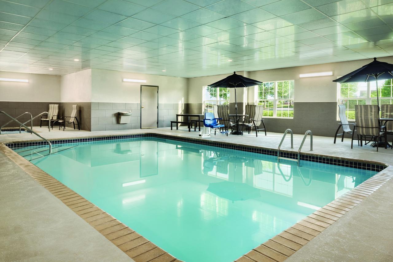 Country Inn & Suites By Radisson, Coralville, IA - thumb 18