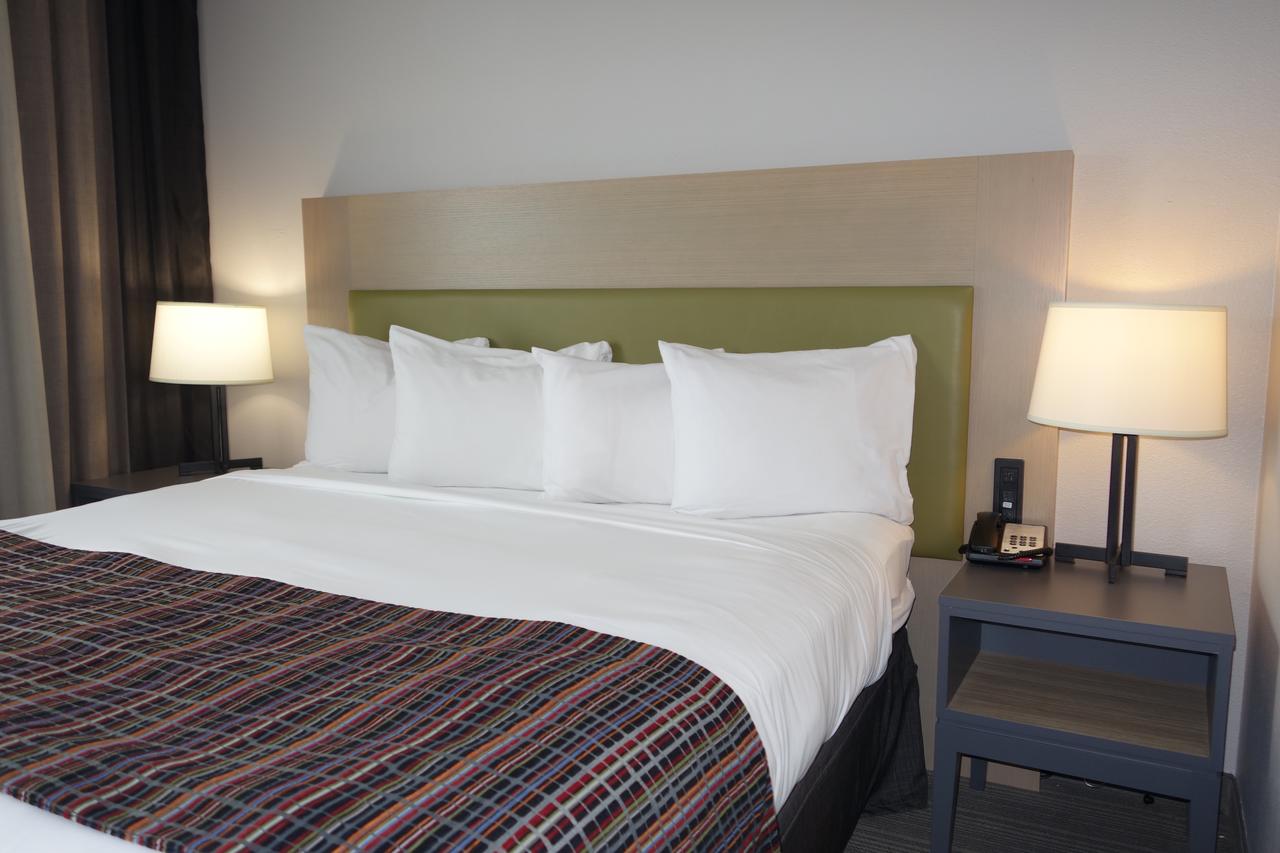 Country Inn & Suites By Radisson, Coralville, IA - thumb 3