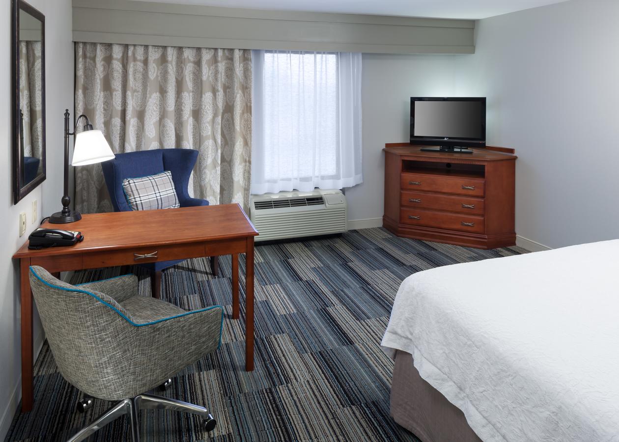Hampton Inn & Suites Cedar Rapids - thumb 16