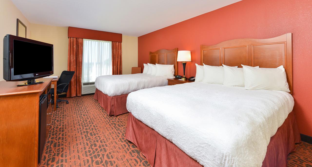 Hampton Inn Clinton - thumb 13