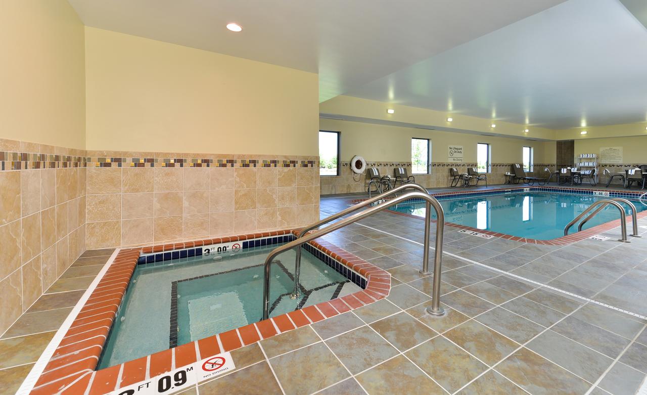 Hampton Inn Clinton - thumb 29