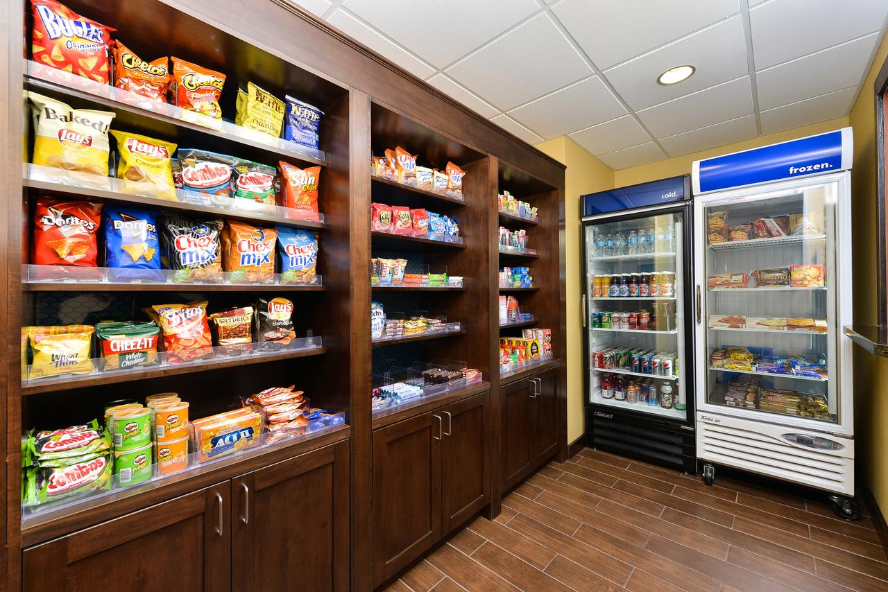 Hampton Inn Clinton - thumb 18