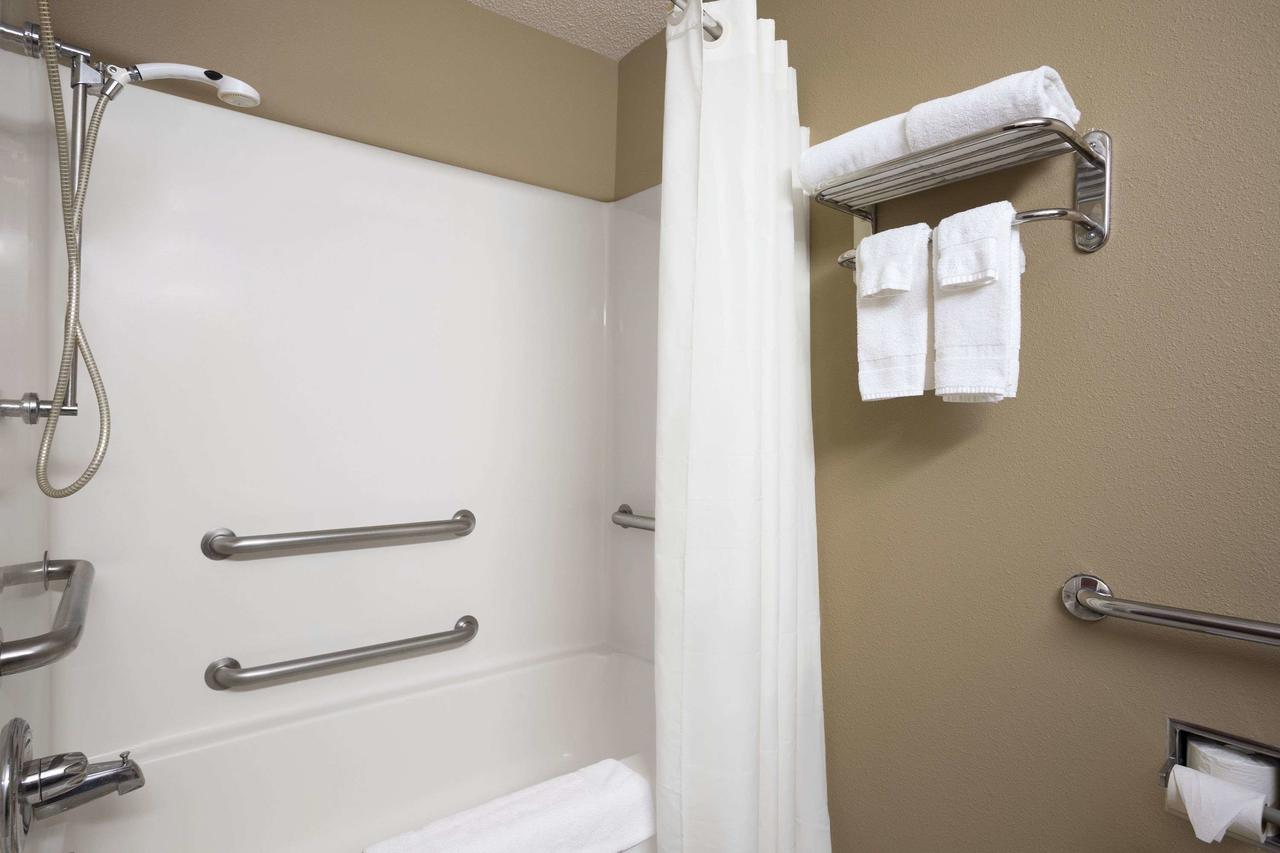 Microtel By Wyndham Cedar Rapids/Marion - thumb 34