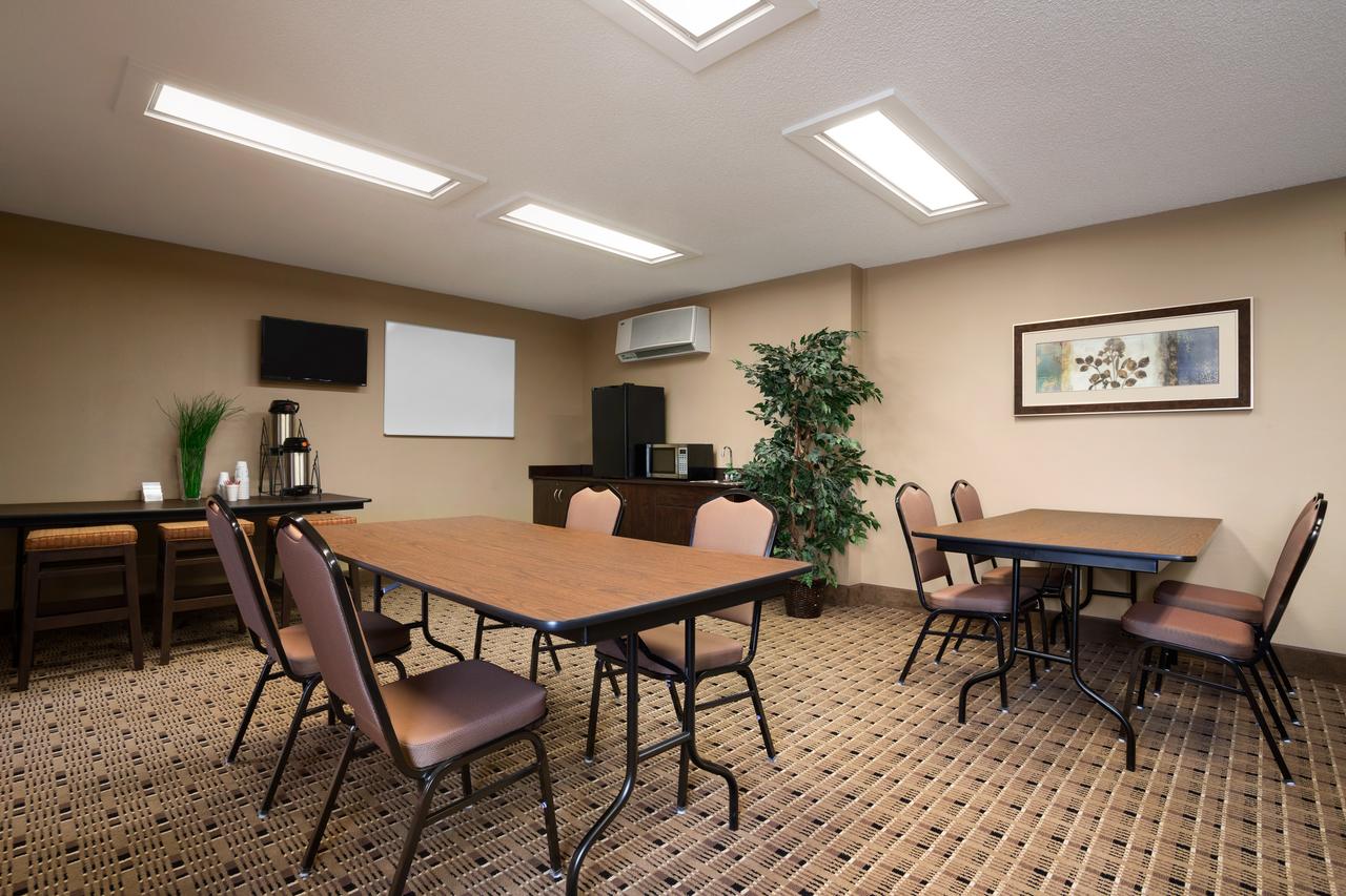 Microtel By Wyndham Cedar Rapids/Marion - thumb 27