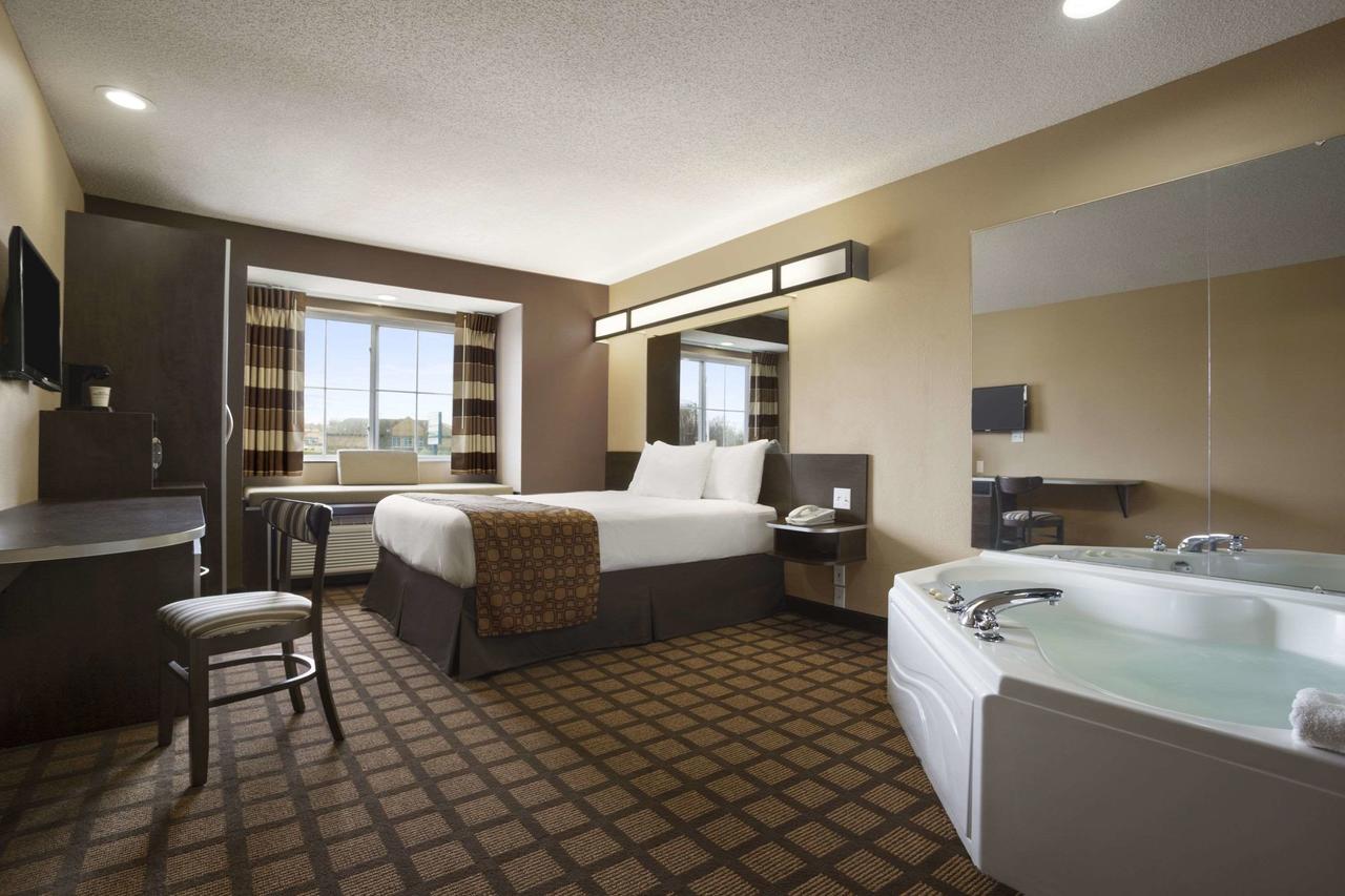 Microtel By Wyndham Cedar Rapids/Marion - thumb 44